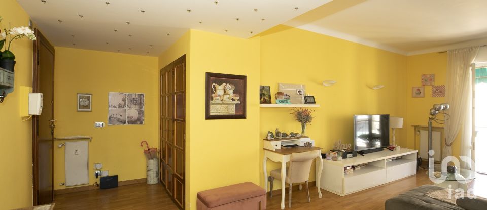 Apartment 7 rooms of 130 m² in Genova (16146)