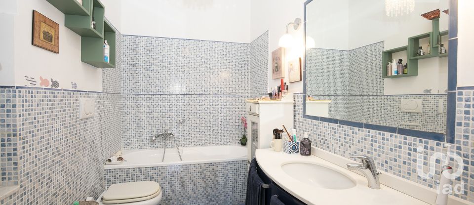 Apartment 7 rooms of 130 m² in Genova (16146)