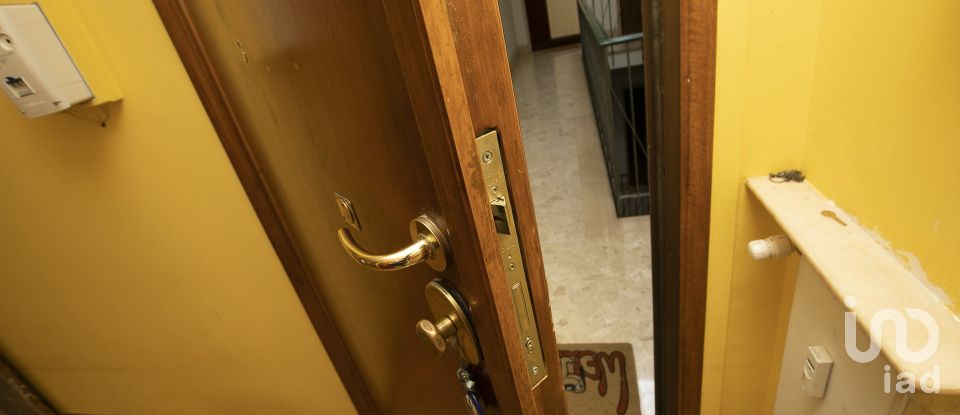 Apartment 7 rooms of 130 m² in Genova (16146)