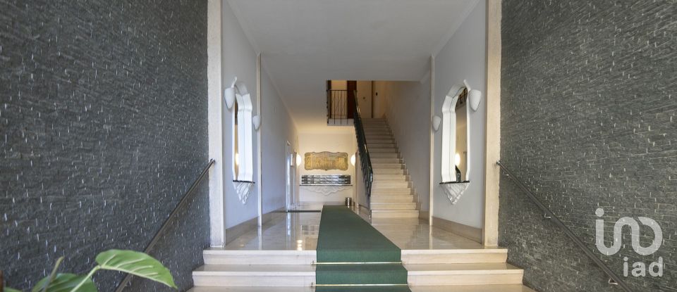 Apartment 7 rooms of 130 m² in Genova (16146)