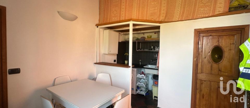 Four-room apartment of 50 m² in Genova (16133)