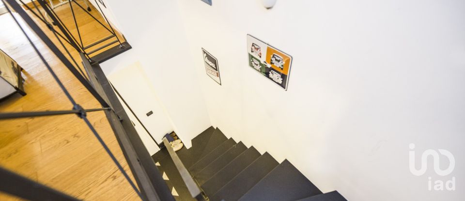 Three-room apartment of 60 m² in Genova (16131)