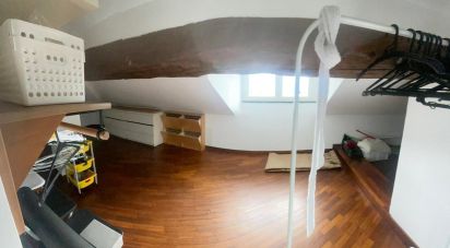 Four-room apartment of 85 m² in Genova (16121)