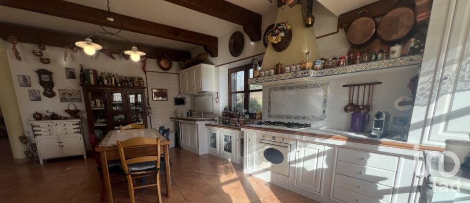 Palazzo / Stabile di 52.000 m² in Canterano (00020)