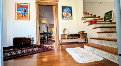 Casale 10 locali di 270 m² in Sulmona (67039)