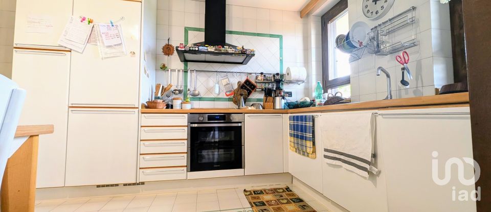 Casale 10 locali di 270 m² in Sulmona (67039)