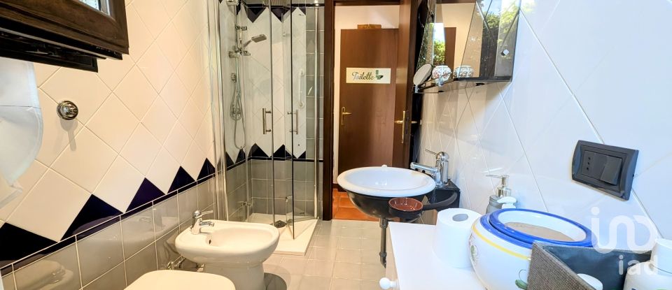 Casale 10 locali di 270 m² in Sulmona (67039)