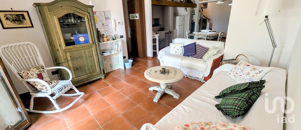 Casale 10 locali di 270 m² in Sulmona (67039)