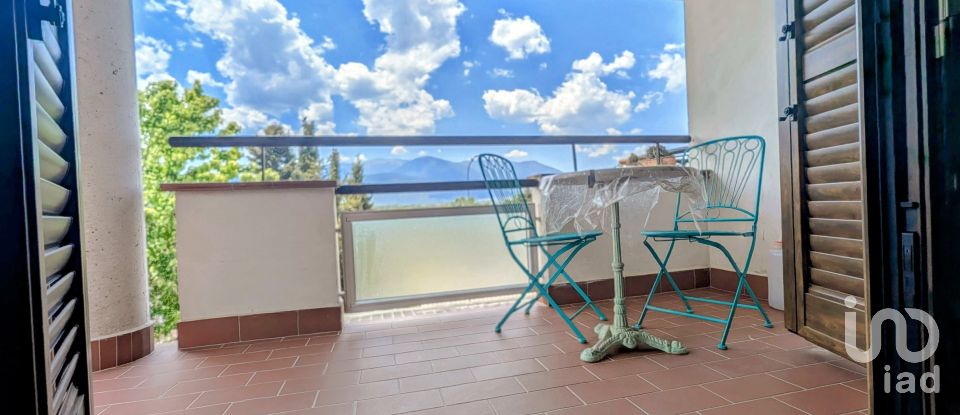 Casale 10 locali di 270 m² in Sulmona (67039)