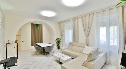 Apartment 6 rooms of 177 m² in Casnate con Bernate (22070)