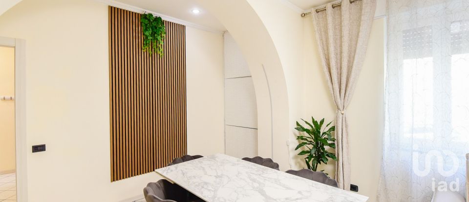 Appartamento 6 locali di 177 m² a Casnate con Bernate (22070)