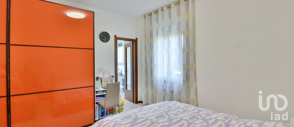 Appartamento 6 locali di 177 m² a Casnate con Bernate (22070)