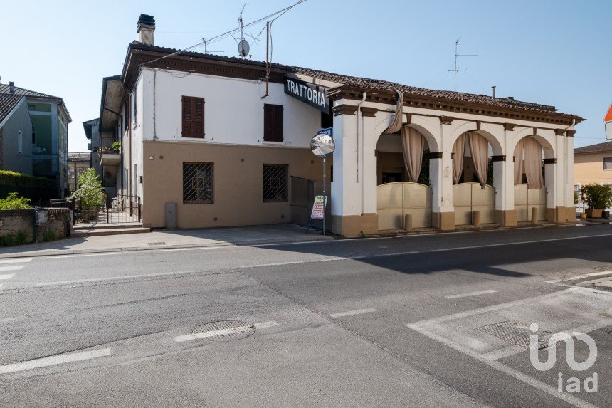 Pizzeria di 200 m² in Bassano Bresciano (25020)