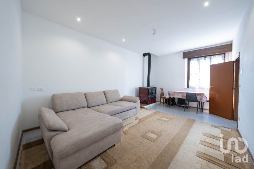 House 4 rooms of 121 m² in Argenta (44010)