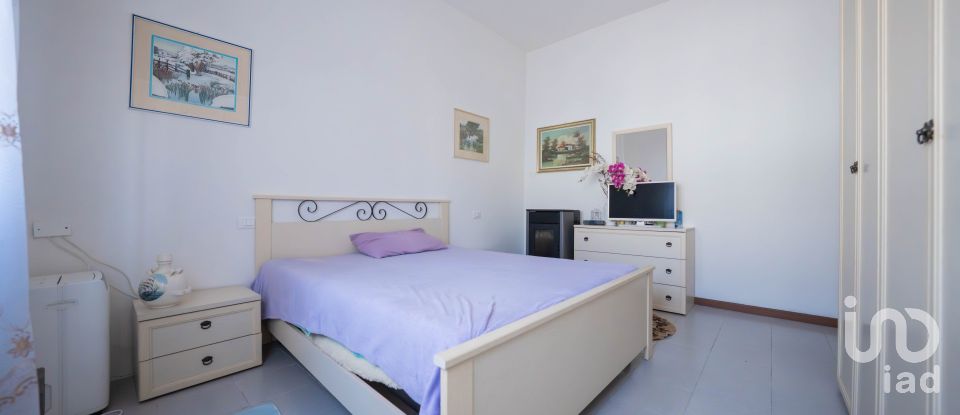 House 4 rooms of 121 m² in Argenta (44010)