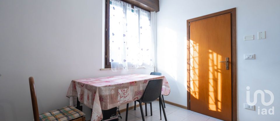 House 4 rooms of 121 m² in Argenta (44010)