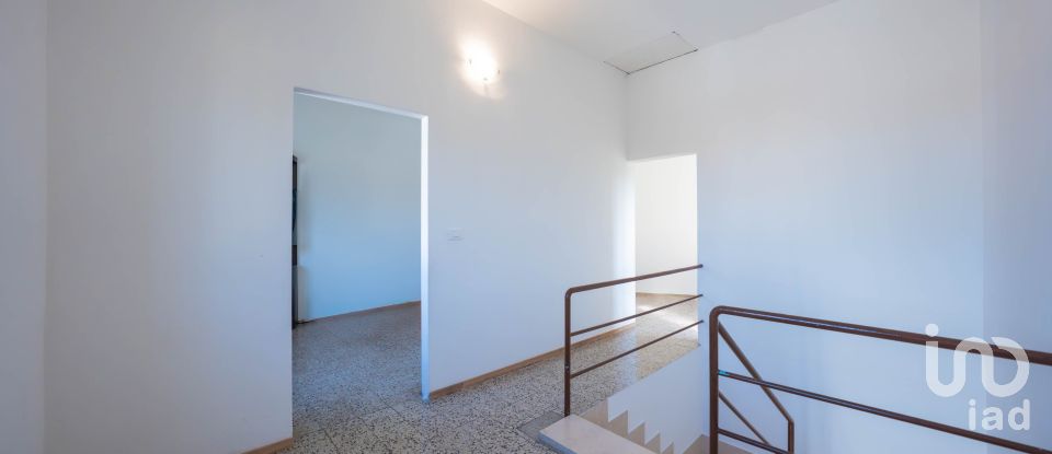 House 4 rooms of 121 m² in Argenta (44010)