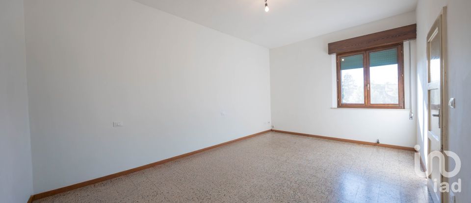 House 4 rooms of 121 m² in Argenta (44010)