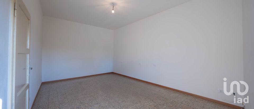 House 4 rooms of 121 m² in Argenta (44010)