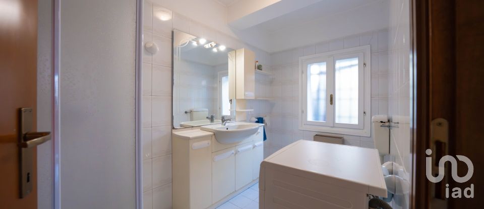 House 4 rooms of 121 m² in Argenta (44010)