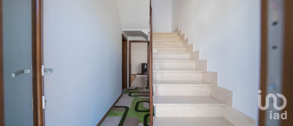 House 4 rooms of 121 m² in Argenta (44010)