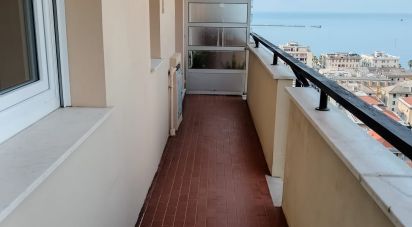 Appartamento 5 locali di 75 m² a Genova (16139)