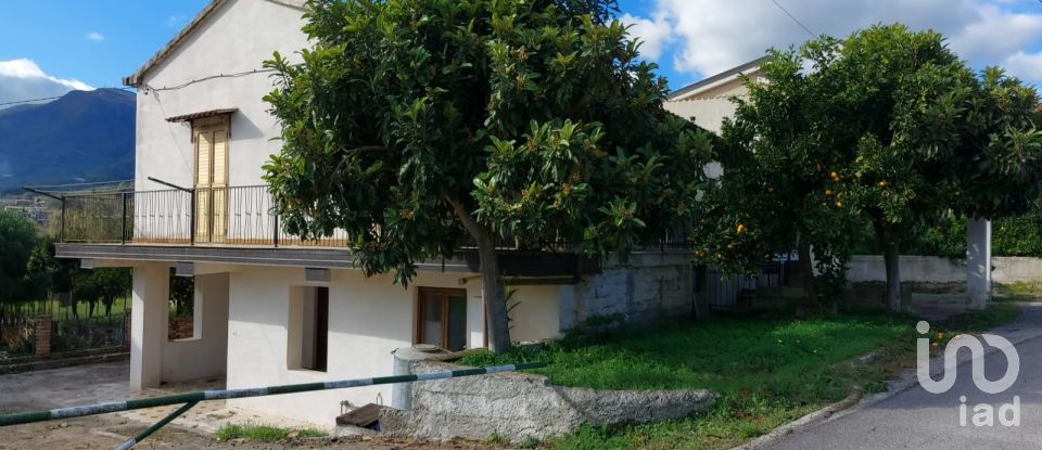 Traditional house 7 rooms of 254 m² in Omignano (84060)