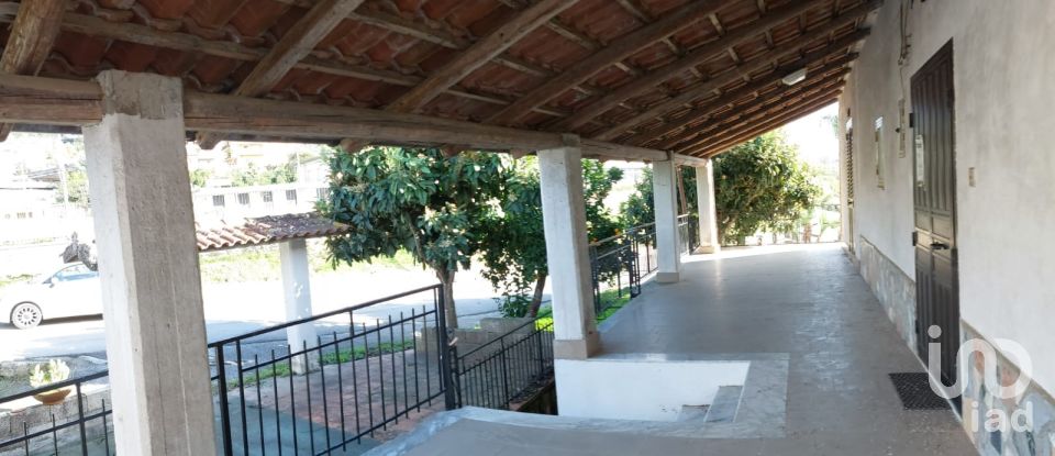 Traditional house 7 rooms of 254 m² in Omignano (84060)