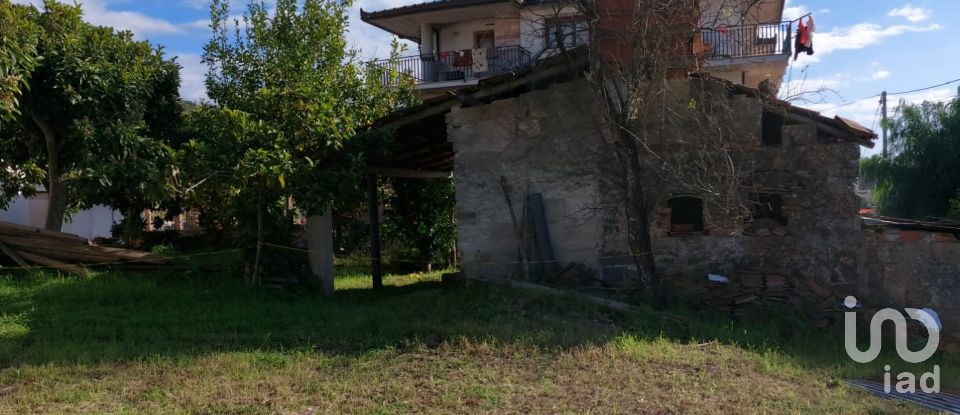 Traditional house 7 rooms of 254 m² in Omignano (84060)