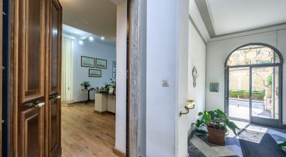 Appartamento 8 locali di 140 m² a Genova (16122)