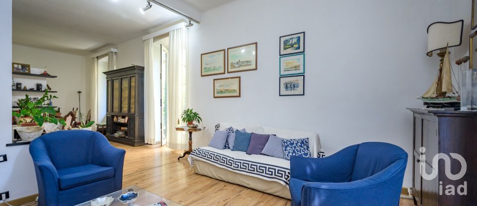 Appartamento 8 locali di 140 m² a Genova (16122)