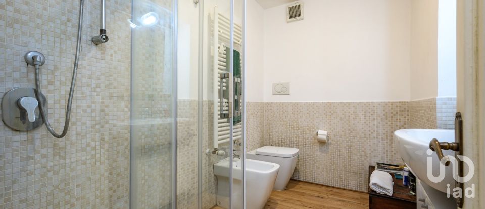 Appartamento 8 locali di 140 m² a Genova (16122)