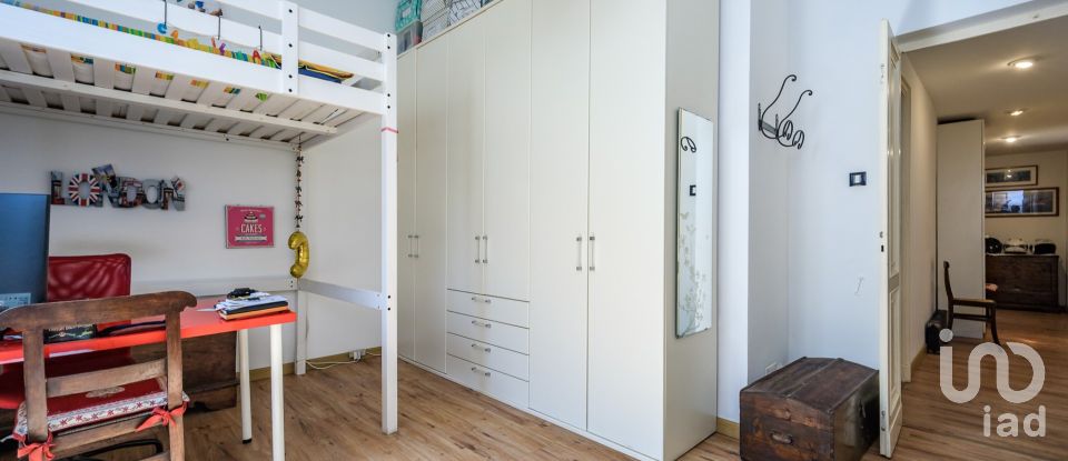 Appartamento 8 locali di 140 m² a Genova (16122)