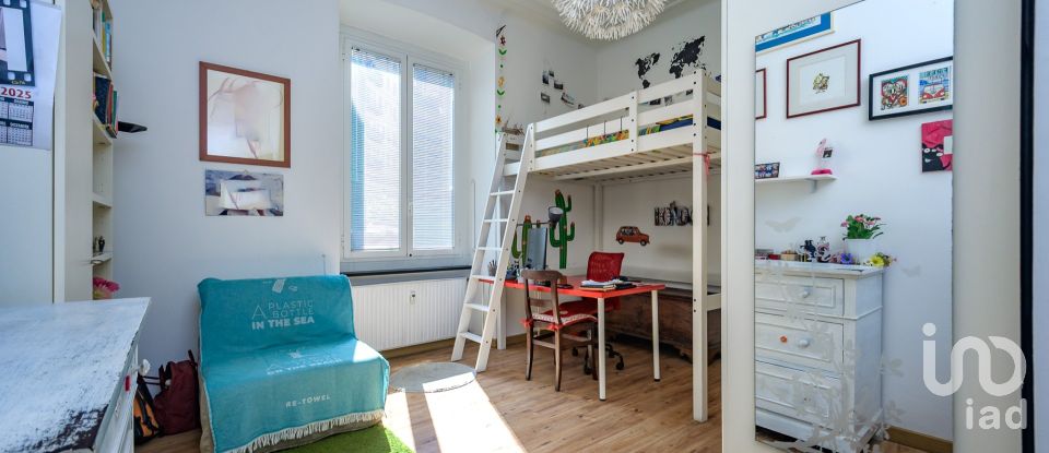 Appartamento 8 locali di 140 m² a Genova (16122)