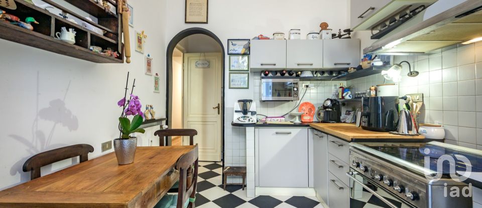 Appartamento 8 locali di 140 m² a Genova (16122)