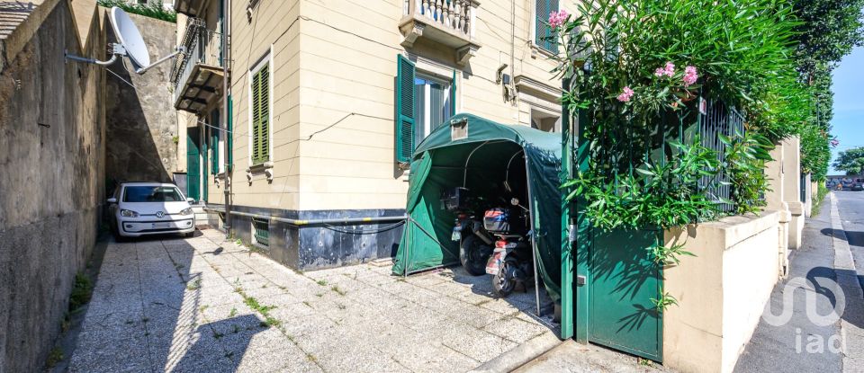 Appartamento 8 locali di 140 m² a Genova (16122)
