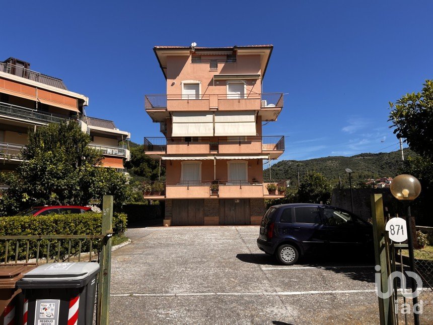 Parking of 22 m² in Pietra Ligure (17027)