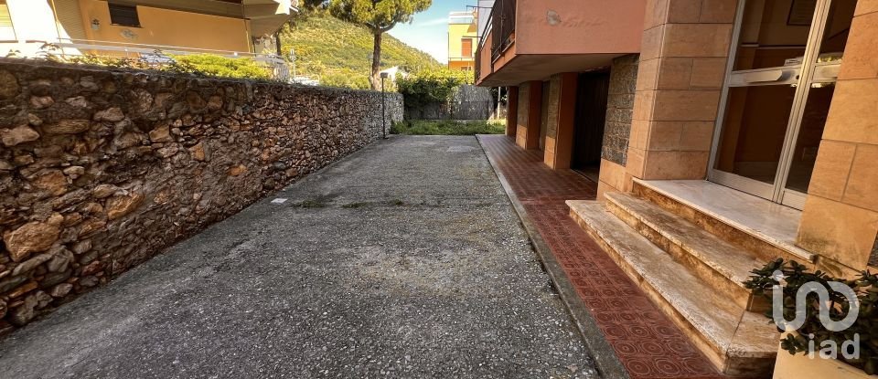 Parking of 22 m² in Pietra Ligure (17027)