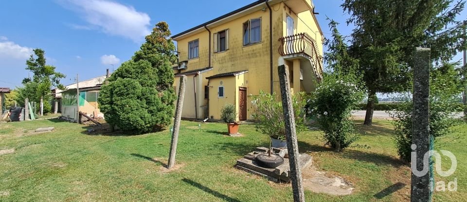Casa indipendente / Villa 12 locali di 300 m² in Crespino (45030)