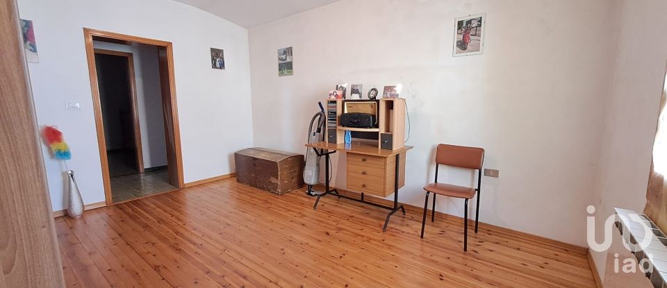 Casa indipendente / Villa 12 locali di 300 m² in Crespino (45030)