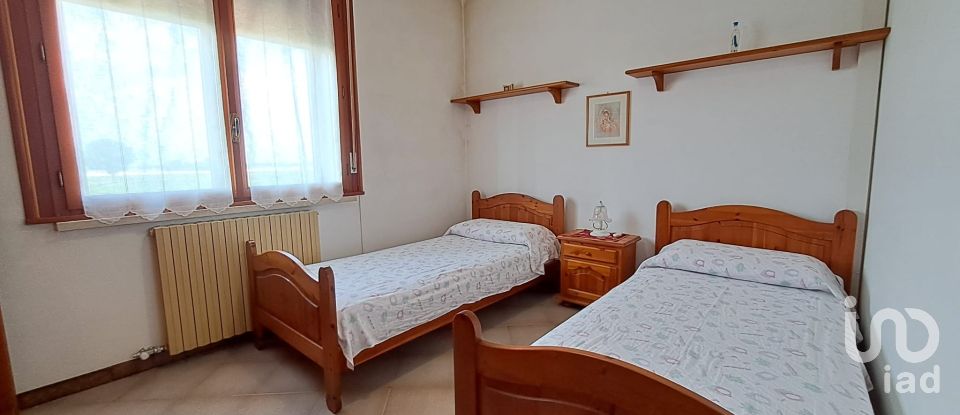 Casa indipendente / Villa 12 locali di 300 m² in Crespino (45030)