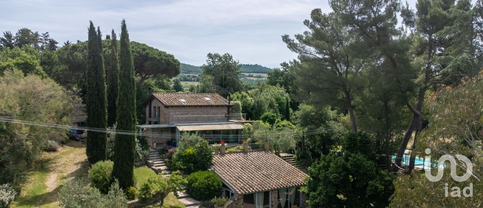 Casale 5 locali di 254 m² in Manciano (58014)