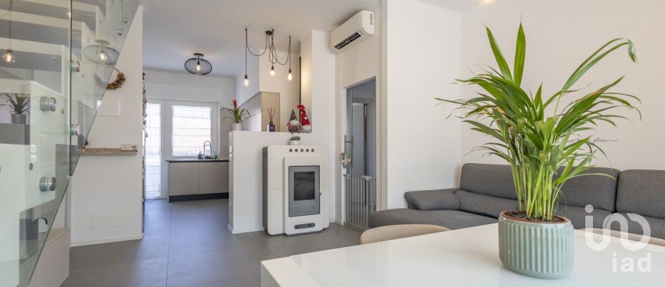 Trilocale di 95 m² a Numana (60026)