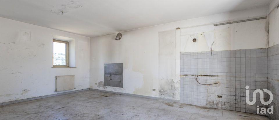 Townhouse 7 rooms of 154 m² in Offagna (60020)