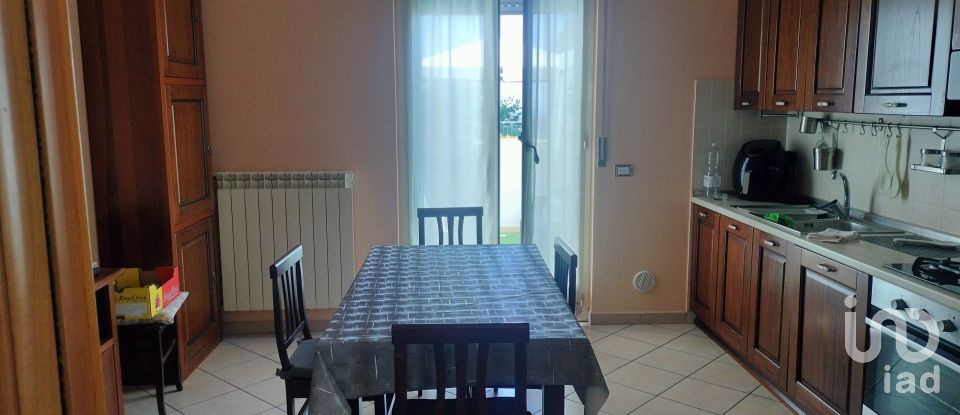 Appartamento 7 locali di 130 m² a Città Sant'Angelo (65013)