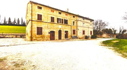 Abitazione 15 locali di 420 m² in Treia (62010)