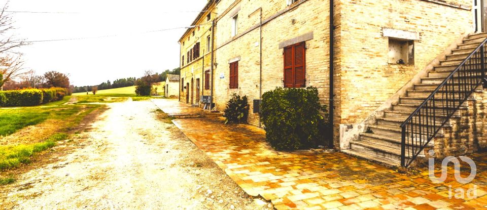 Abitazione 15 locali di 420 m² in Treia (62010)