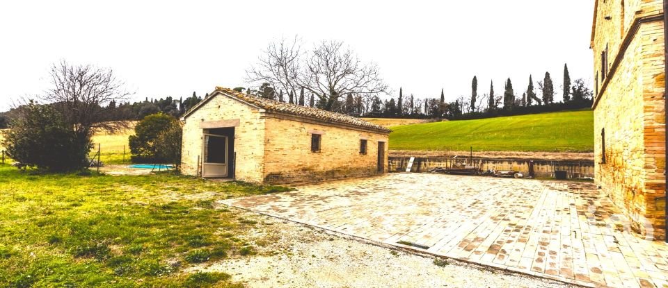 Abitazione 15 locali di 420 m² in Treia (62010)