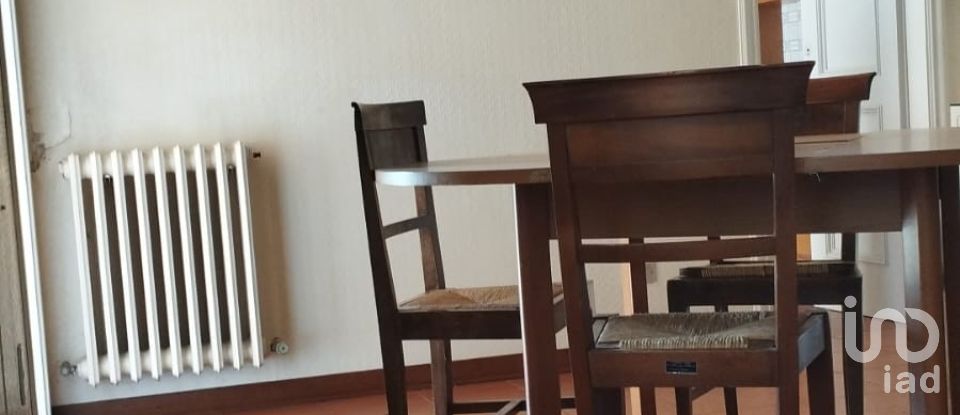 Casale 10 locali di 300 m² in Civitanova Marche (62012)