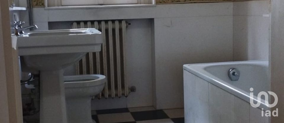 Casale 10 locali di 300 m² in Civitanova Marche (62012)